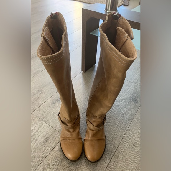 Steve Madden Boots - Picture 7 of 8